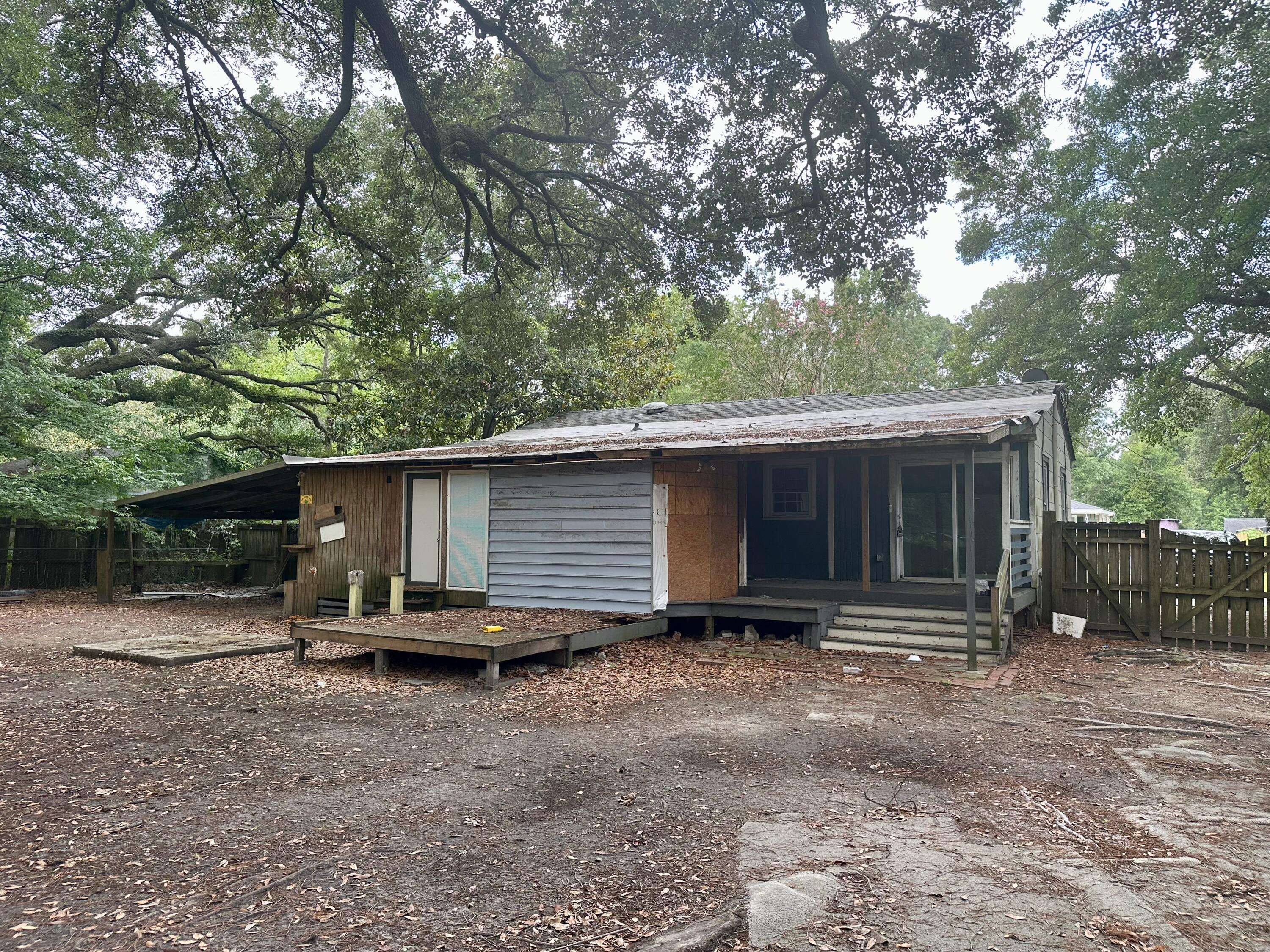 7638 Lady Street