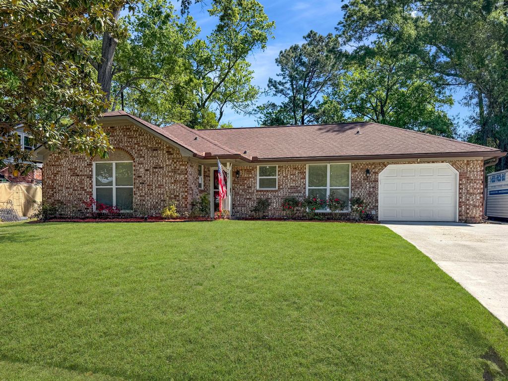 Photo of 742 Olney Road, Charleston, SC 29414 (MLS # 26009550)