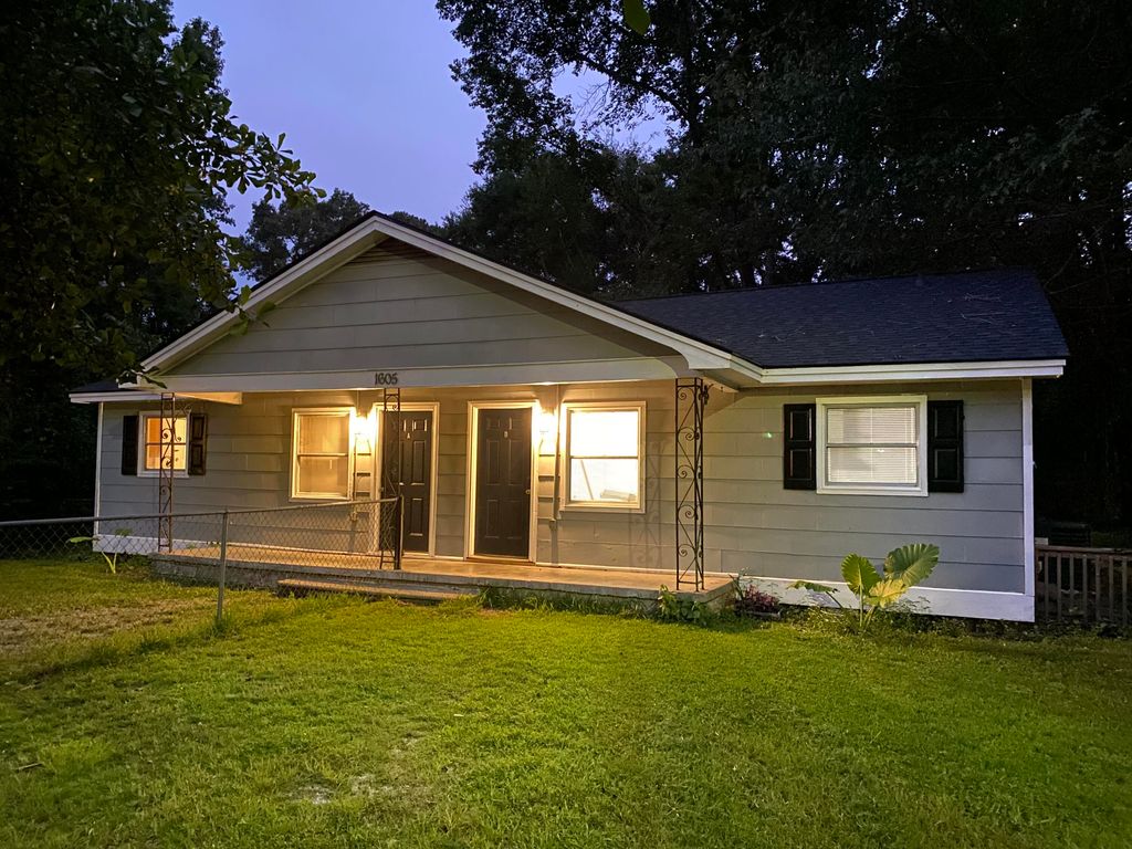 Photo of 1605 Pineview Road #A &amp; B, Charleston, SC 29407 (MLS # 25026681)