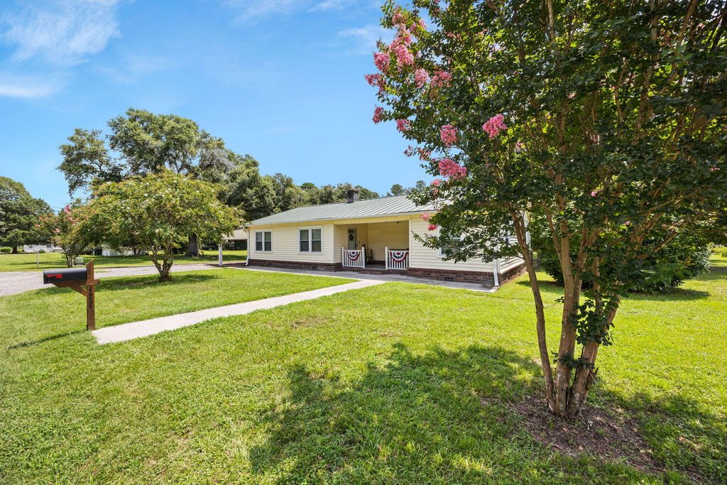 Photo of 122 George Lane, Bonneau, SC 29431 (MLS # 26006948)