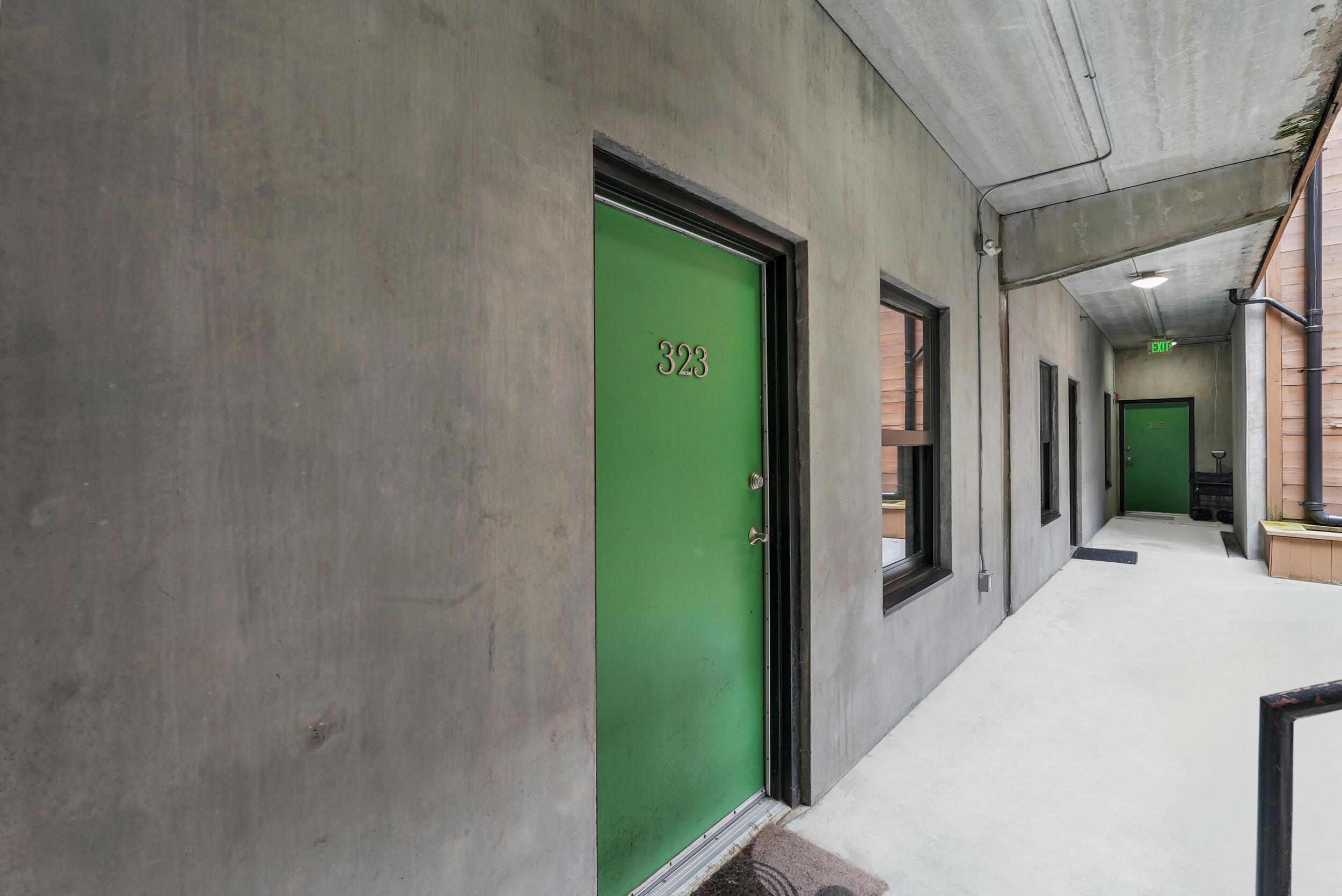 1 Cool Blow Street 323