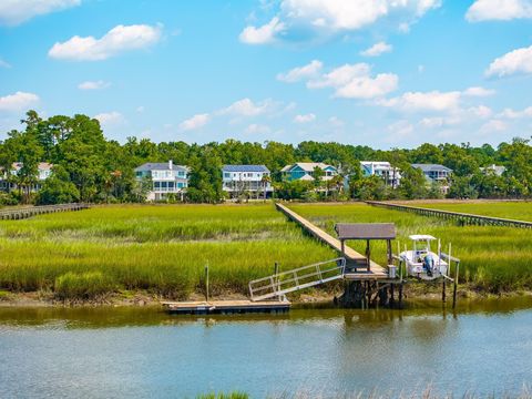 Photo of 2809 Parkers Landing Road, Mount Pleasant, SC 29466 (MLS # 26019284)