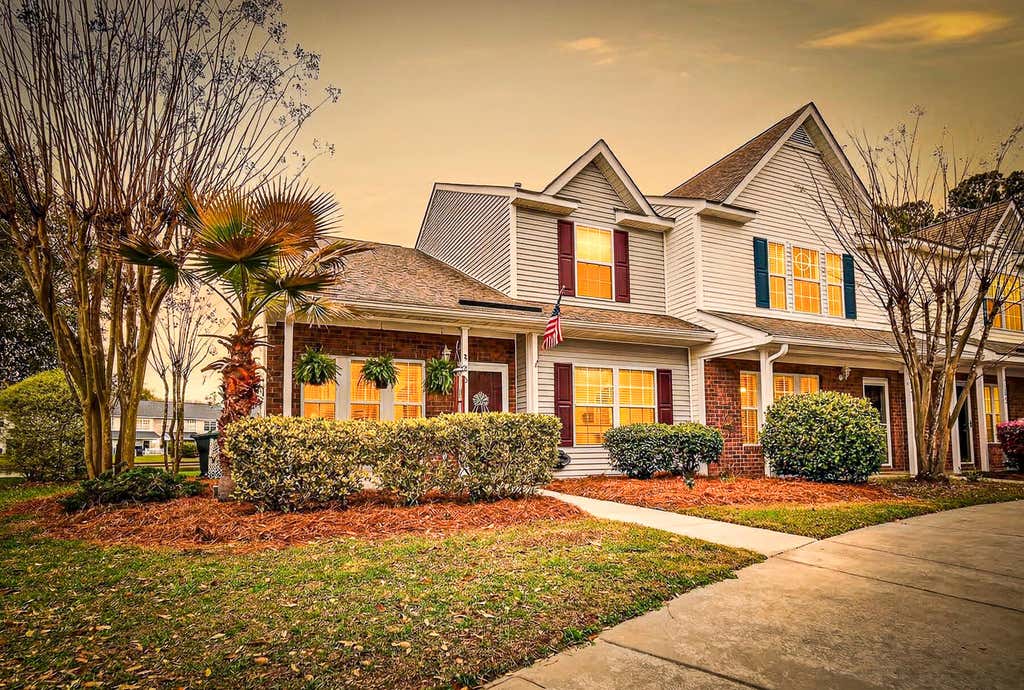 Photo of 300 Yellow Hawthorn Circle, Summerville, SC 29483 (MLS # 26016714)