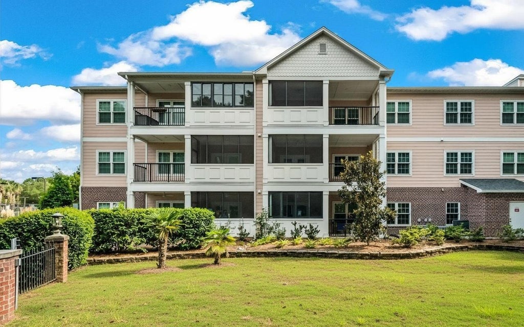 Photo of 1025 Riverland Woods Place #Apt 212, Charleston, SC 29412 (MLS # 26026466)