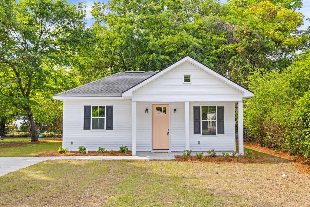 Photo of 2620 Stark Lane, North Charleston, SC 29405 (MLS # 26010999)