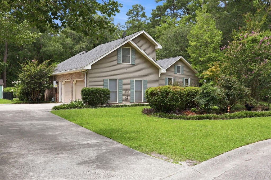 Photo of 1009 Thoroughbred Court, Summerville, SC 29483 (MLS # 26020435)