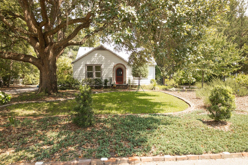 Photo of 407 Dowling Avenue, Walterboro, SC 29488 (MLS # 26023874)