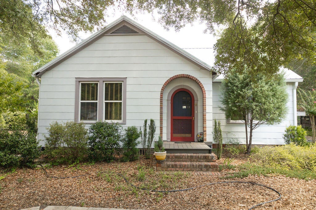 Photo of 407 Dowling Avenue, Walterboro, SC 29488 (MLS # 26023874)