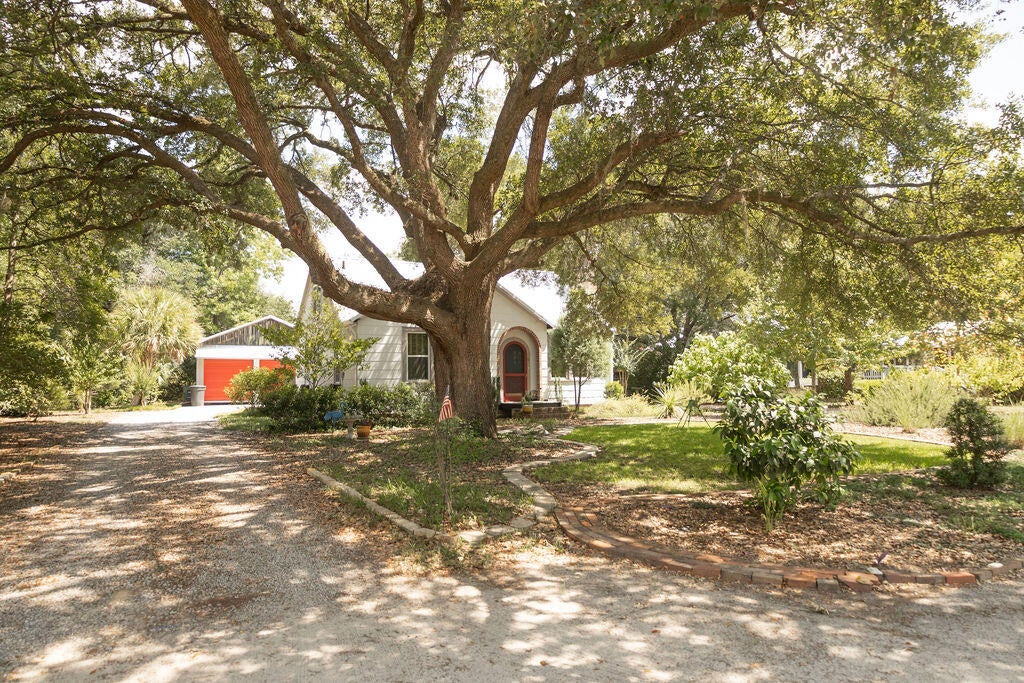 Photo of 407 Dowling Avenue, Walterboro, SC 29488 (MLS # 26023874)