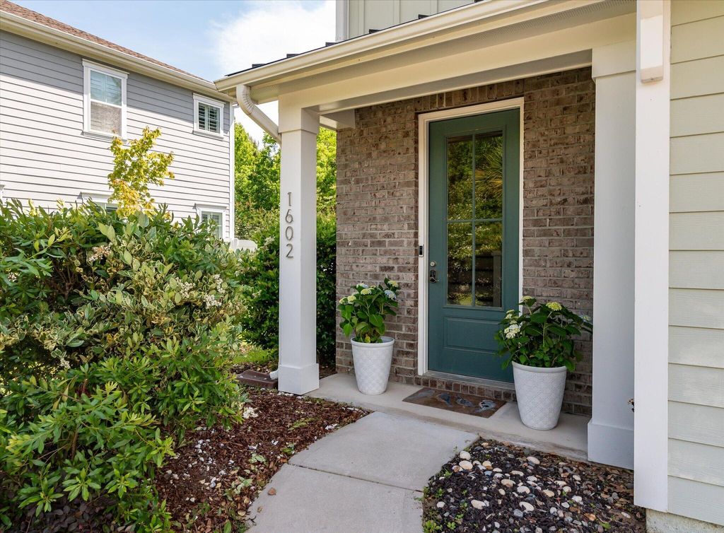 Photo of 1602 Mermentau Street, Mount Pleasant, SC 29466 (MLS # 26013279)