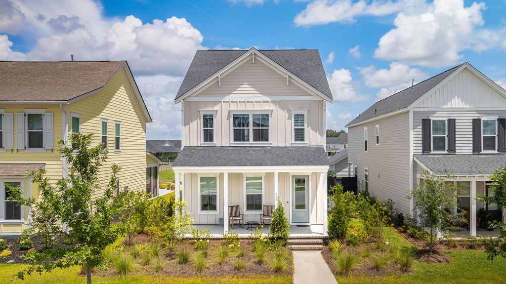 Photo of 680 Blueway Avenue, Summerville, SC 29486 (MLS # 25019865)