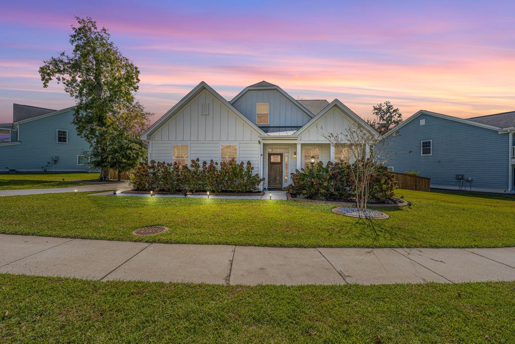 Photo of 575 Pendleton Drive, Moncks Corner, SC 29461 (MLS # 25027748)