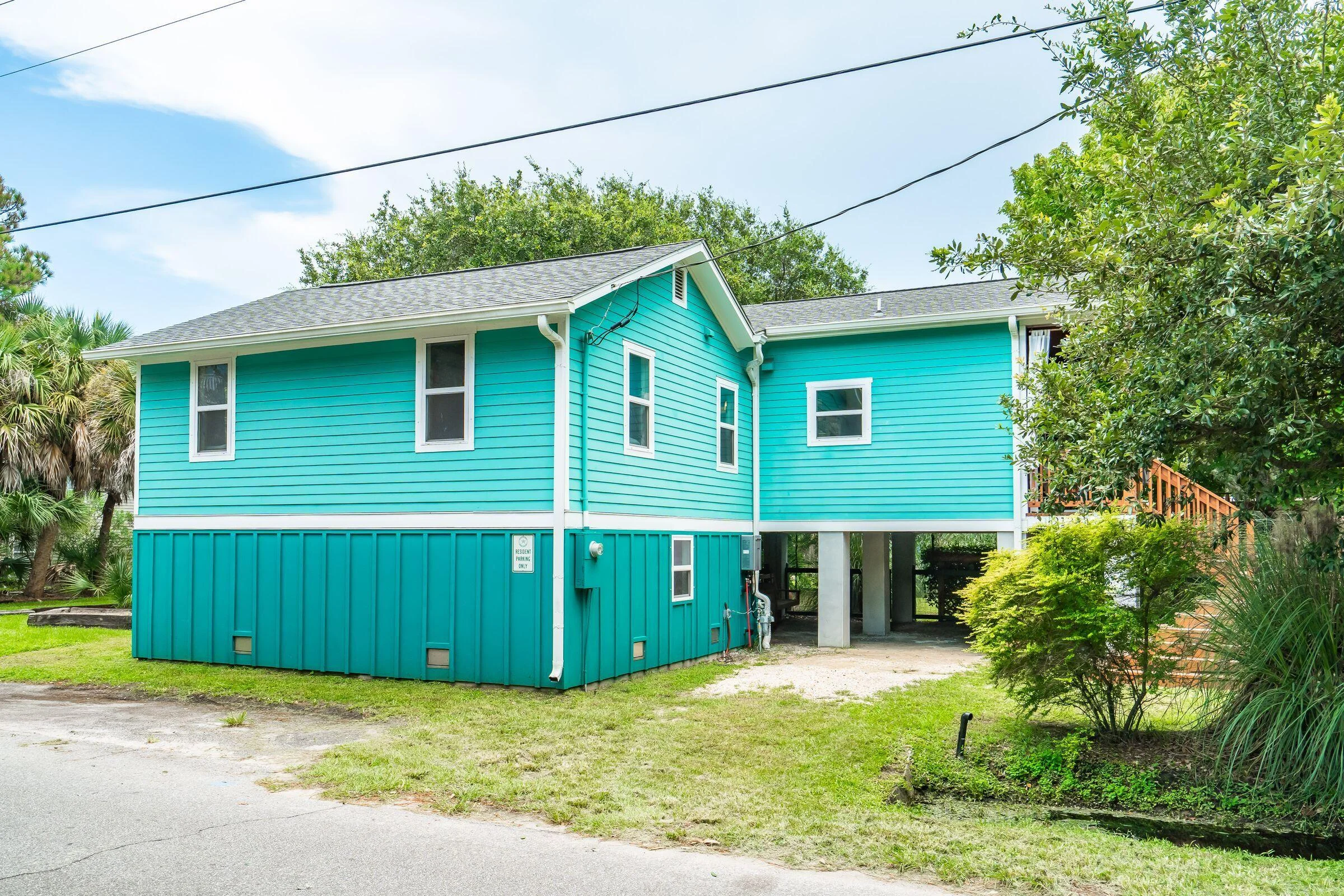 213 E Cooper Avenue, Folly Beach, SC, 29439