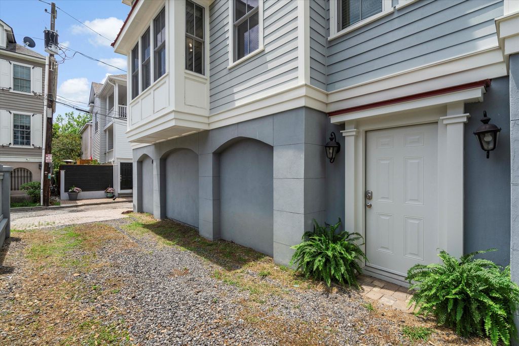 Photo of 6 Kirkland Lane, Charleston, SC 29401 (MLS # 25019867)