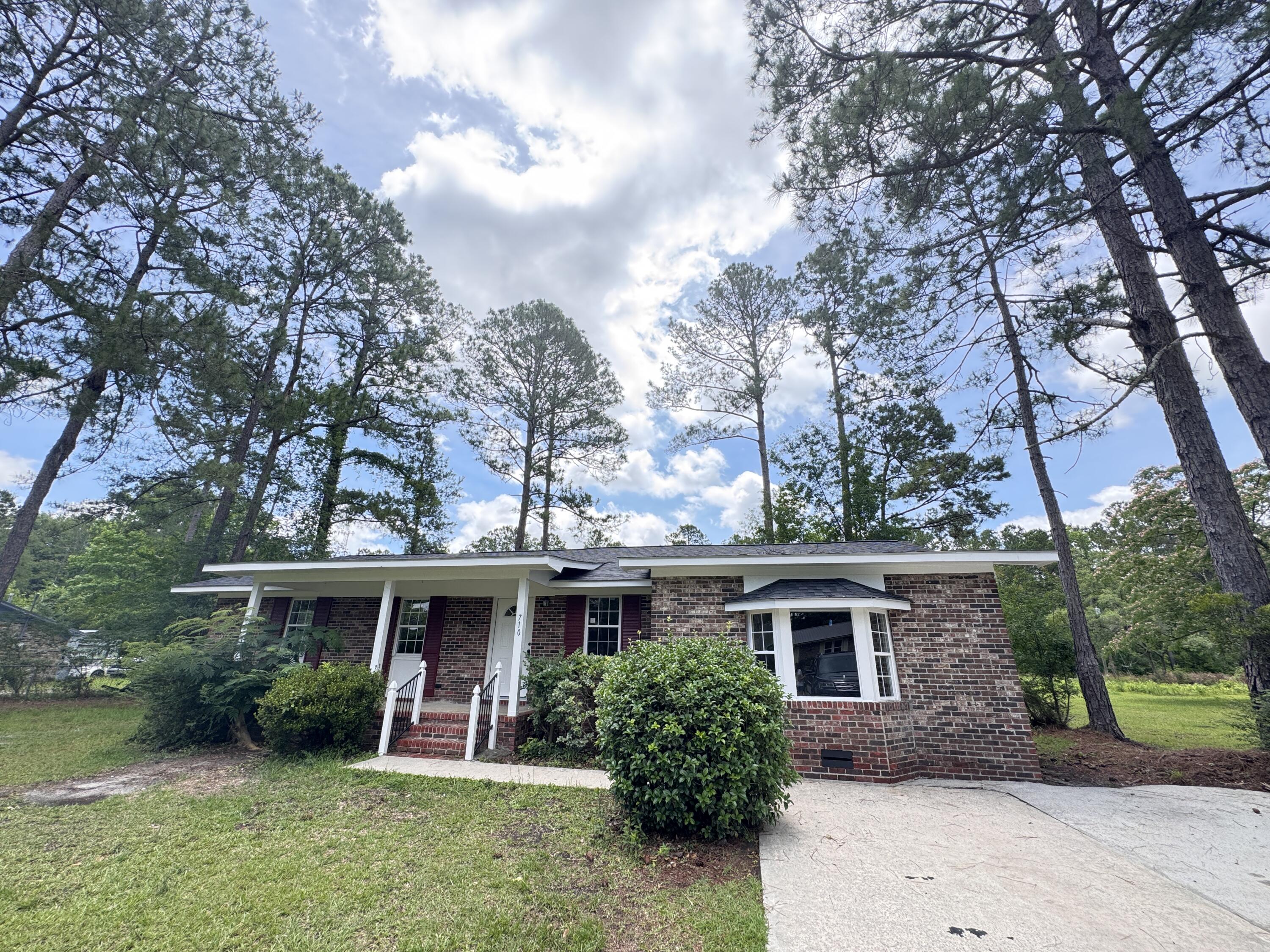 710 Gadsden Loop