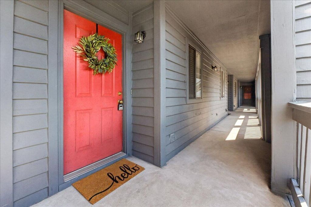 Photo of 1530 Fort Johnson Road #1h, Charleston, SC 29412 (MLS # 26014837)