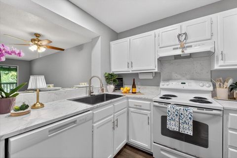 Photo of 1530 Fort Johnson Road #1h, Charleston, SC 29412 (MLS # 26014837)