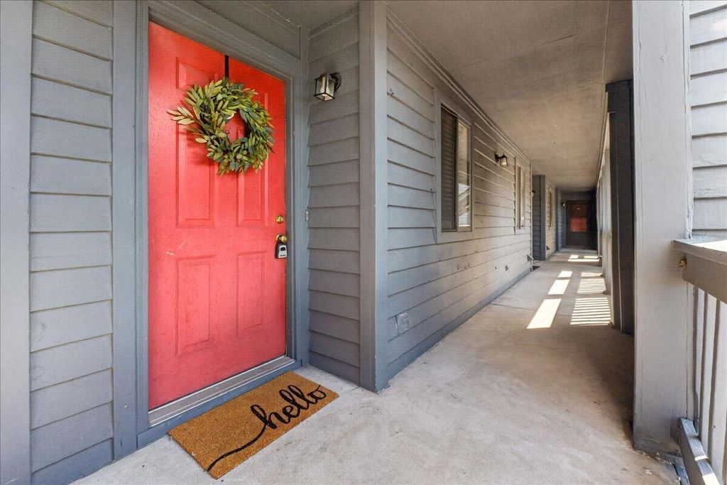 Photo of 1530 Fort Johnson Road #1h, Charleston, SC 29412 (MLS # 26014837)