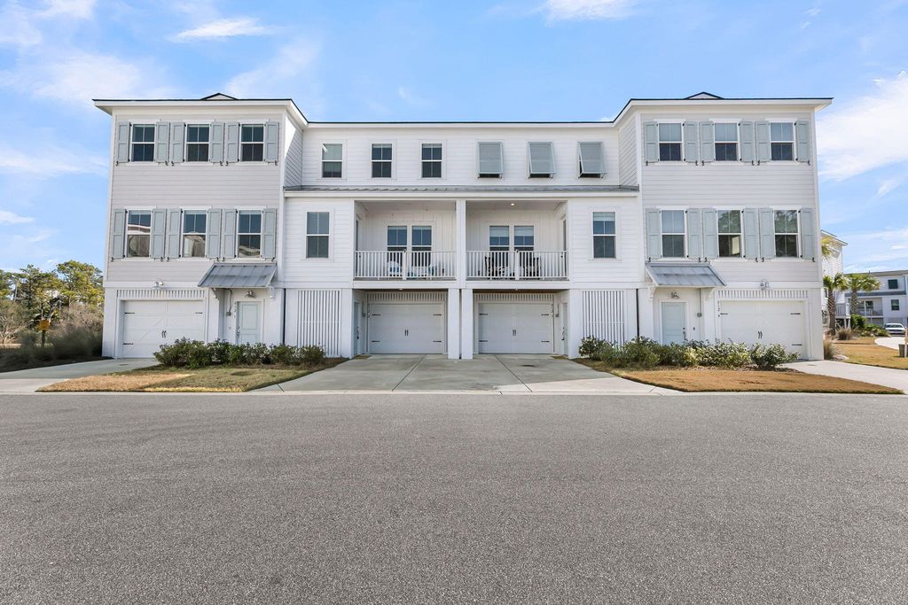 Photo of 812 Kings Oak Court #3, Charleston, SC 29492 (MLS # 26001210)