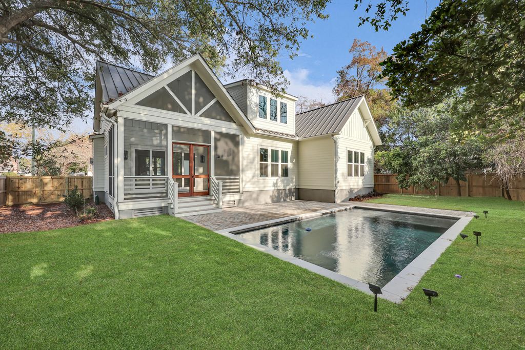 Photo of 1463 Seminole Street, Mount Pleasant, SC 29464 (MLS # 25029065)