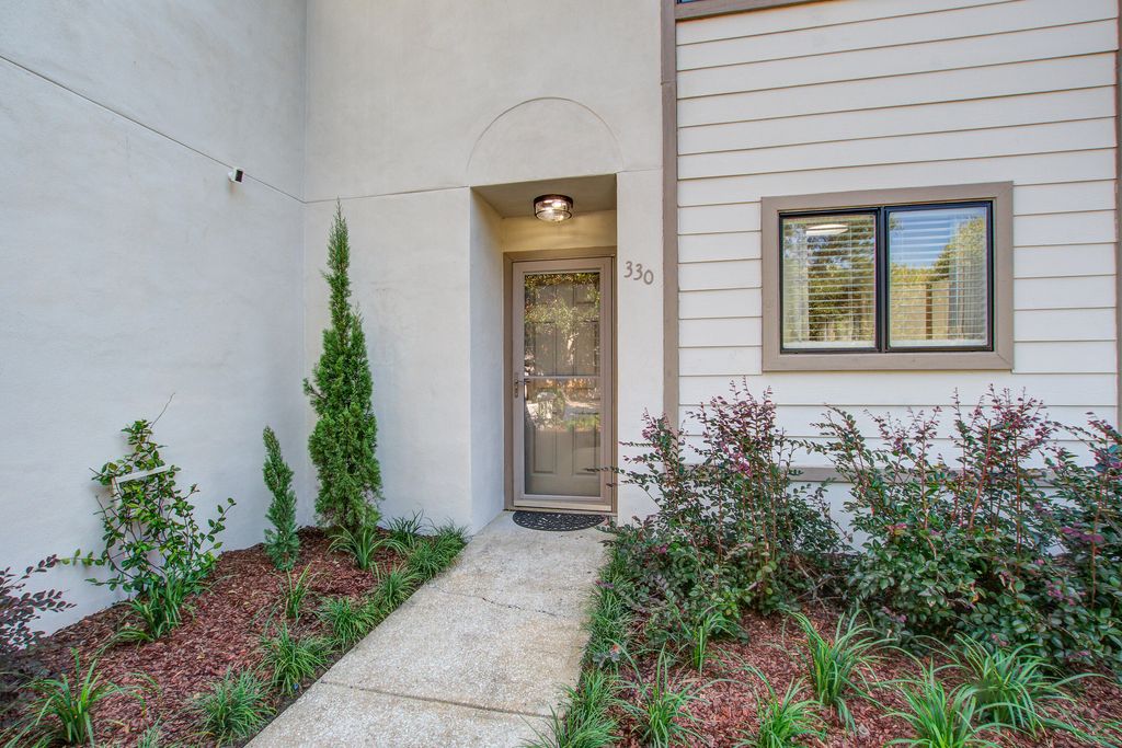 Photo of 330 Sandpiper Drive, Mount Pleasant, SC 29464 (MLS # 25026492)