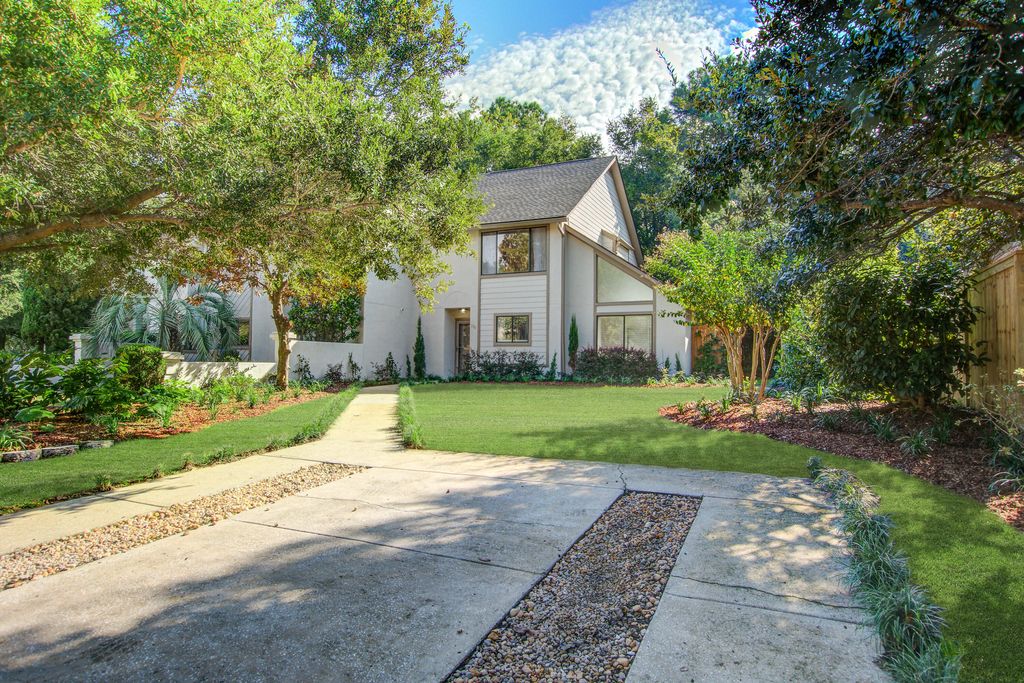 Photo of 330 Sandpiper Drive, Mount Pleasant, SC 29464 (MLS # 25026492)