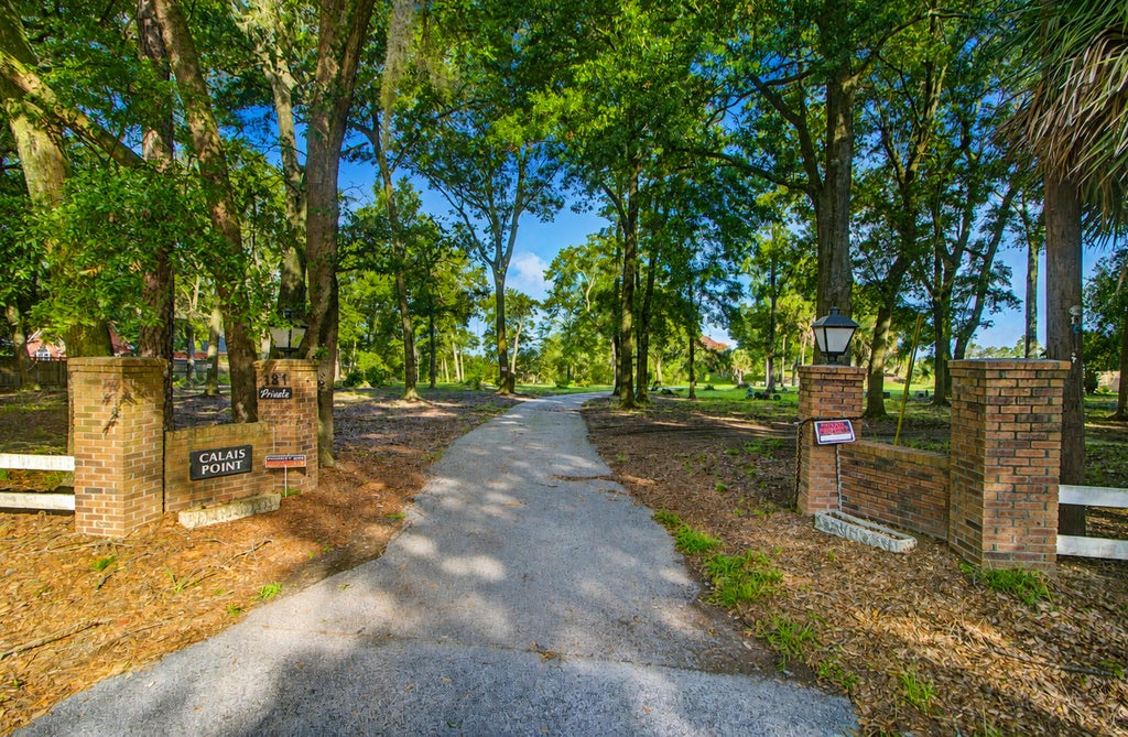 Photo of 121 Calais Pointe, Charleston, SC 29492 (MLS # 26023981)