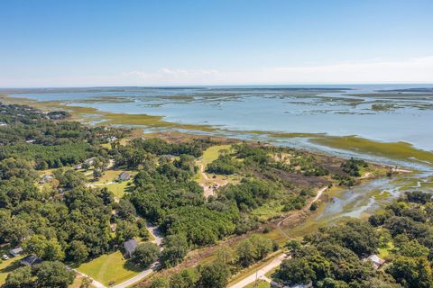 Photo of 2731 Hamlin Beach Road, Mount Pleasant, SC 29466 (MLS # 25028380) Photo of 2731 Hamlin Beach Road, Mount Pleasant, SC 29466 (MLS # 25028380)