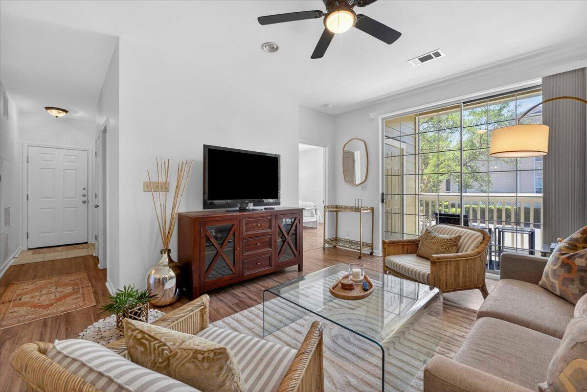 1600 Long Grove Drive 1015