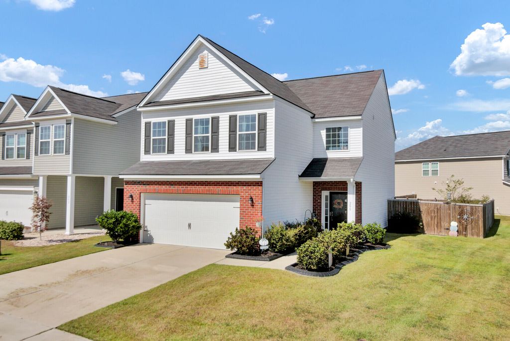 Photo of 200 Firewheel Court, Summerville, SC 29486 (MLS # 26001909)