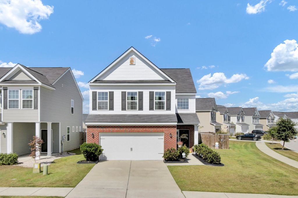 Photo of 200 Firewheel Court, Summerville, SC 29486 (MLS # 26001909)