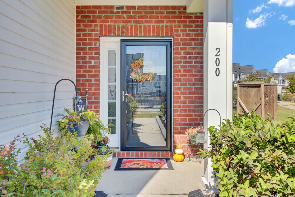 Photo of 200 Firewheel Court, Summerville, SC 29486 (MLS # 26001909)