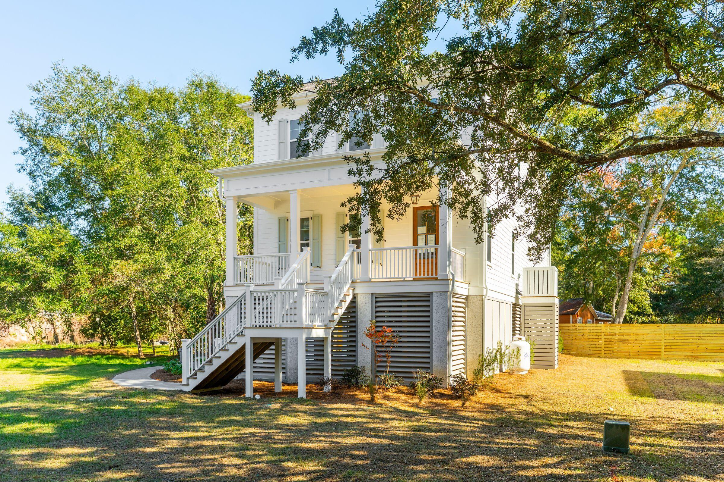 1129 Hamlin Road