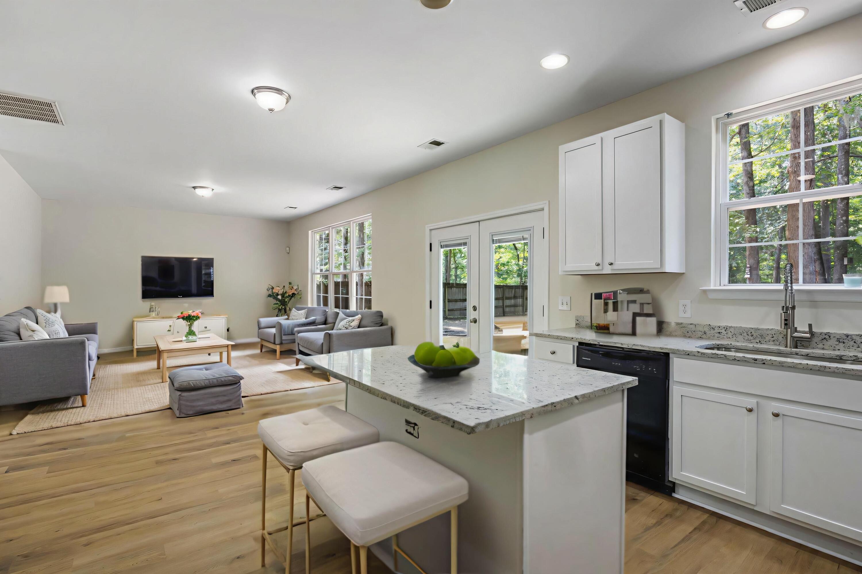 3004 Nantuckett Avenue