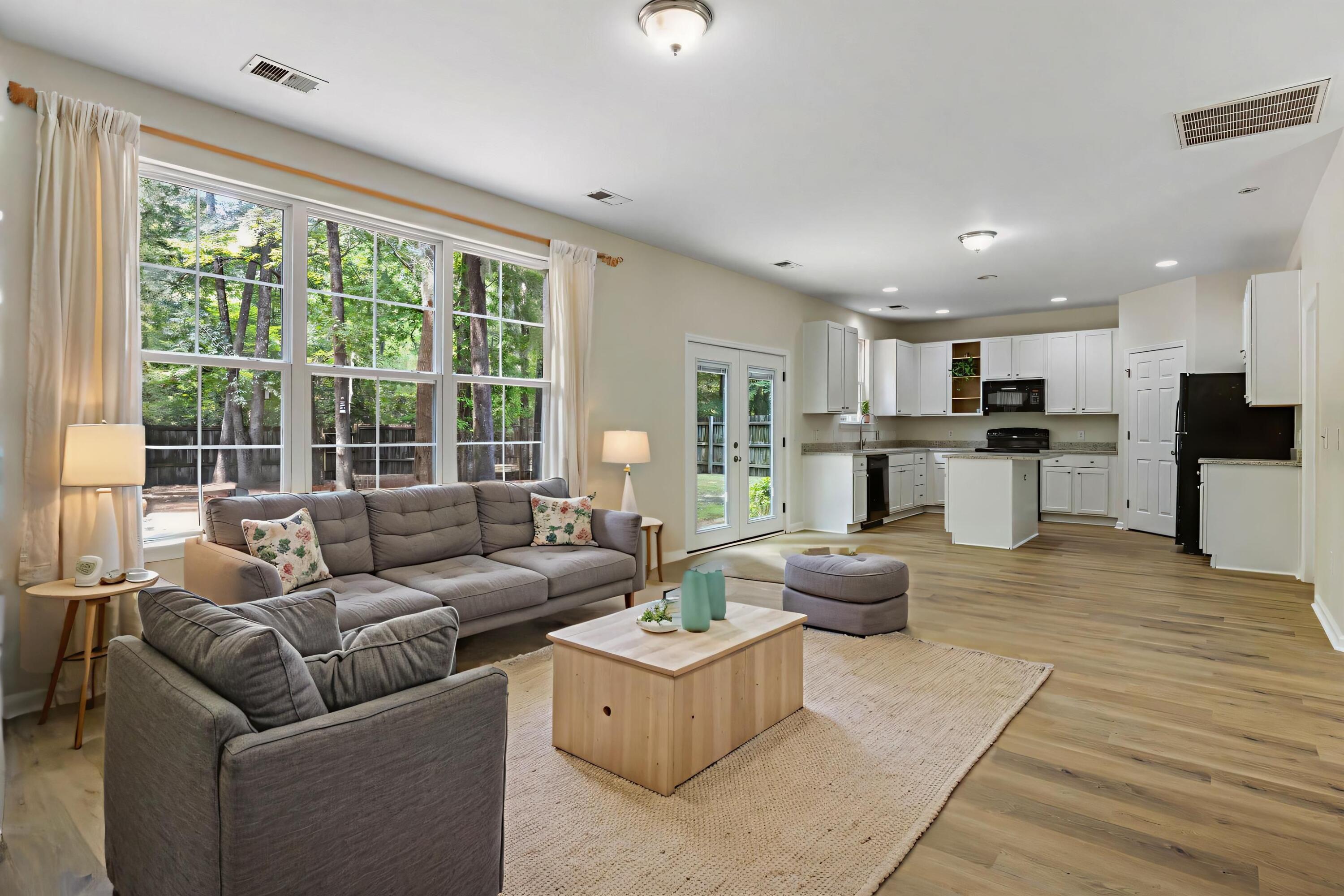 3004 Nantuckett Avenue