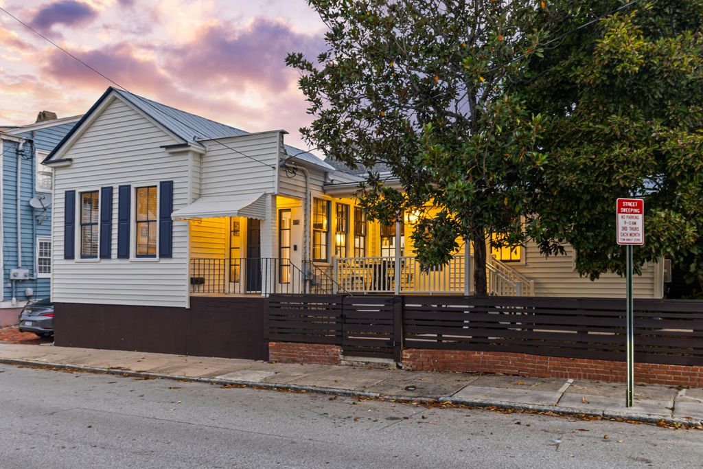 Photo of 24 Hanover Street, Charleston, SC 29403 (MLS # 25027231)