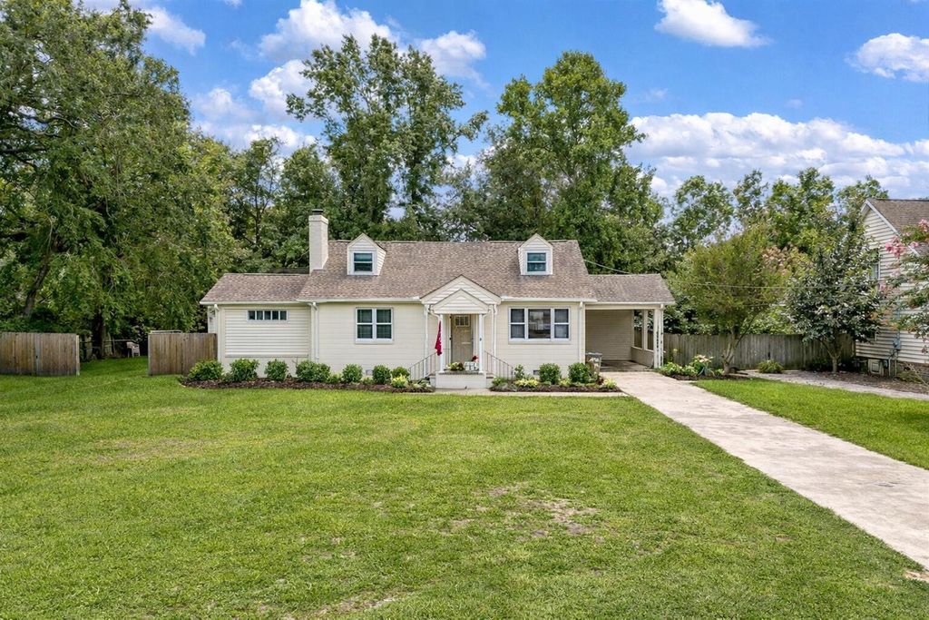 Photo of 1713 Mchenry Avenue, Charleston, SC 29412 (MLS # 26004993)