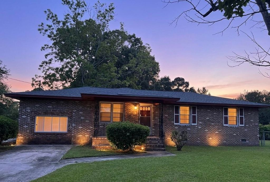 Photo of 1300 White Drive, Charleston, SC 29407 (MLS # 26013990)