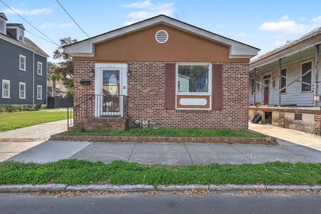 Photo of 377 Ashley Avenue, Charleston, SC 29403 (MLS # 26002648)