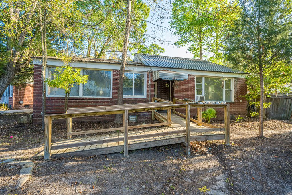 Photo of 51 Colleton Drive, Charleston, SC 29407 (MLS # 26009836)