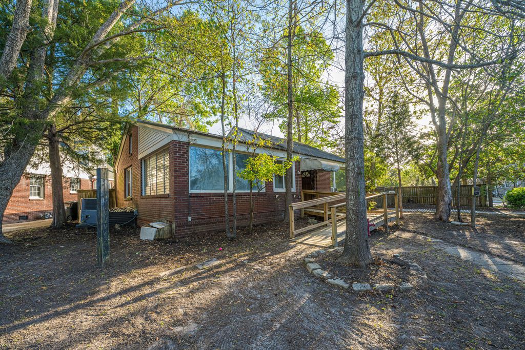 Photo of 51 Colleton Drive, Charleston, SC 29407 (MLS # 26009836)