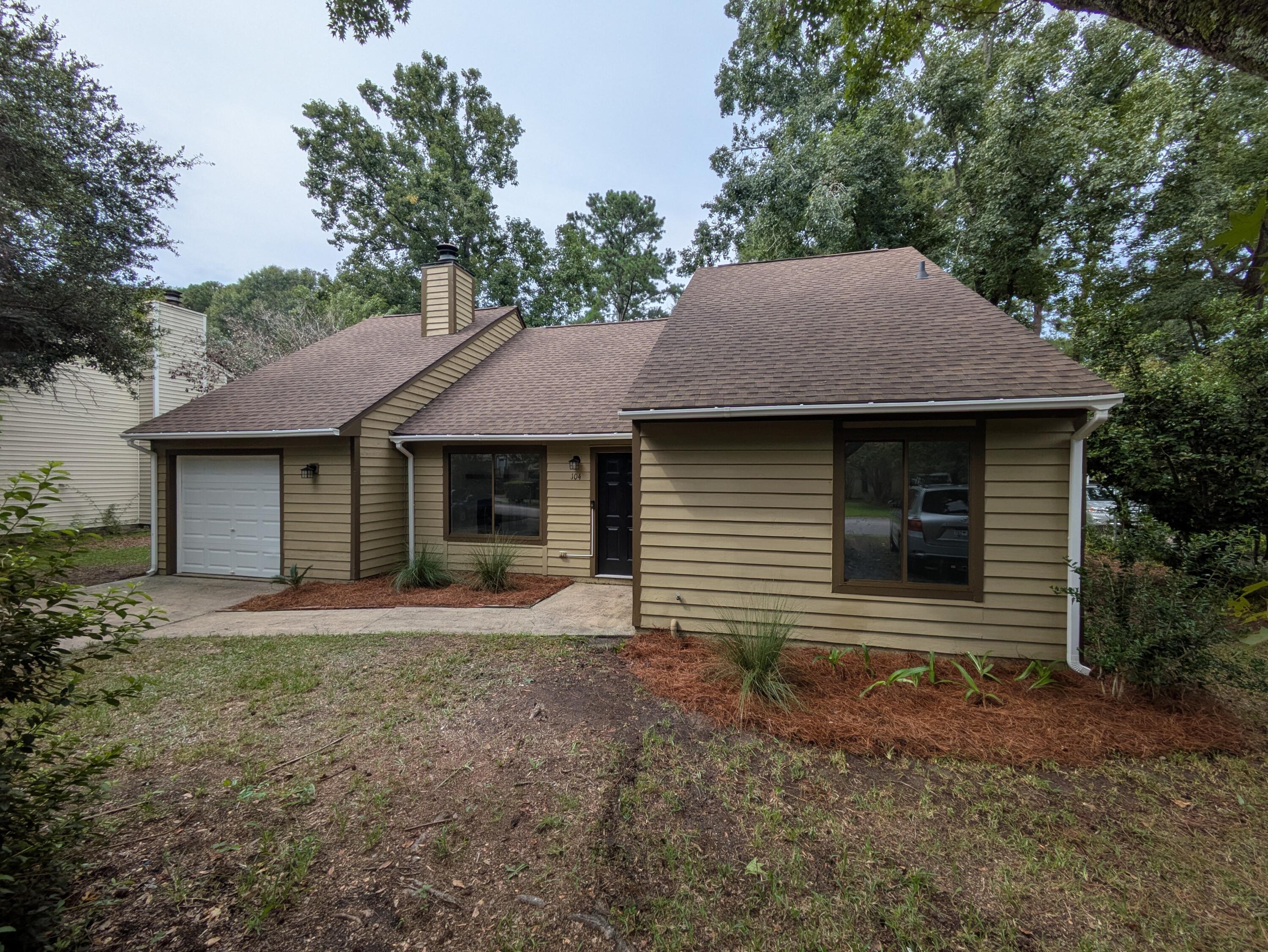 104 Cottonwood Drive