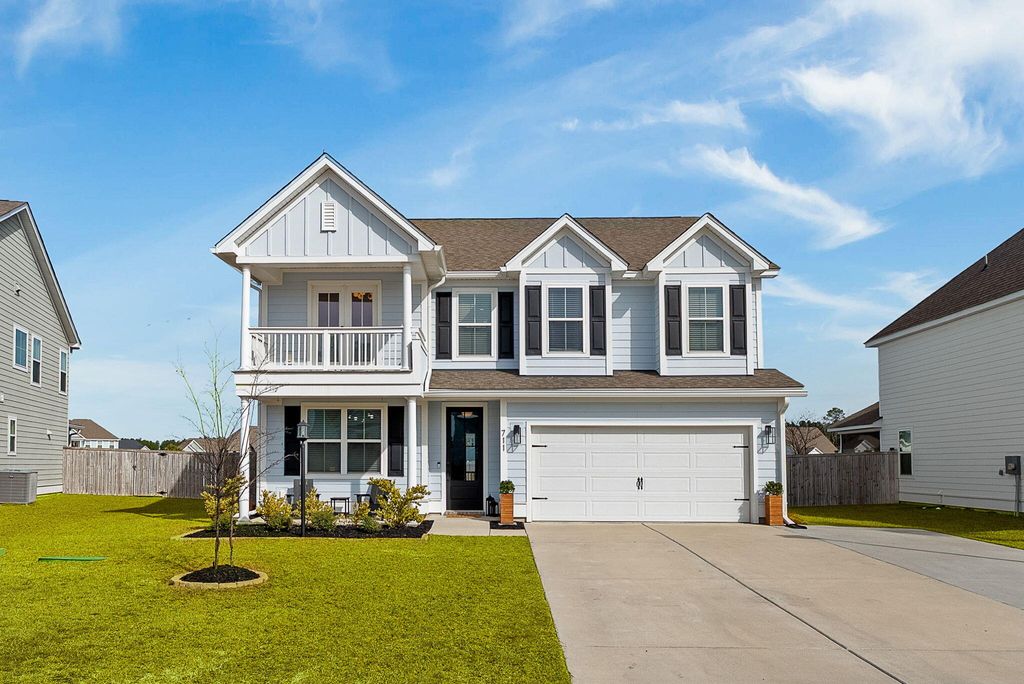 Photo of 711 Yellow Leaf Lane, Summerville, SC 29486 (MLS # 26002157)