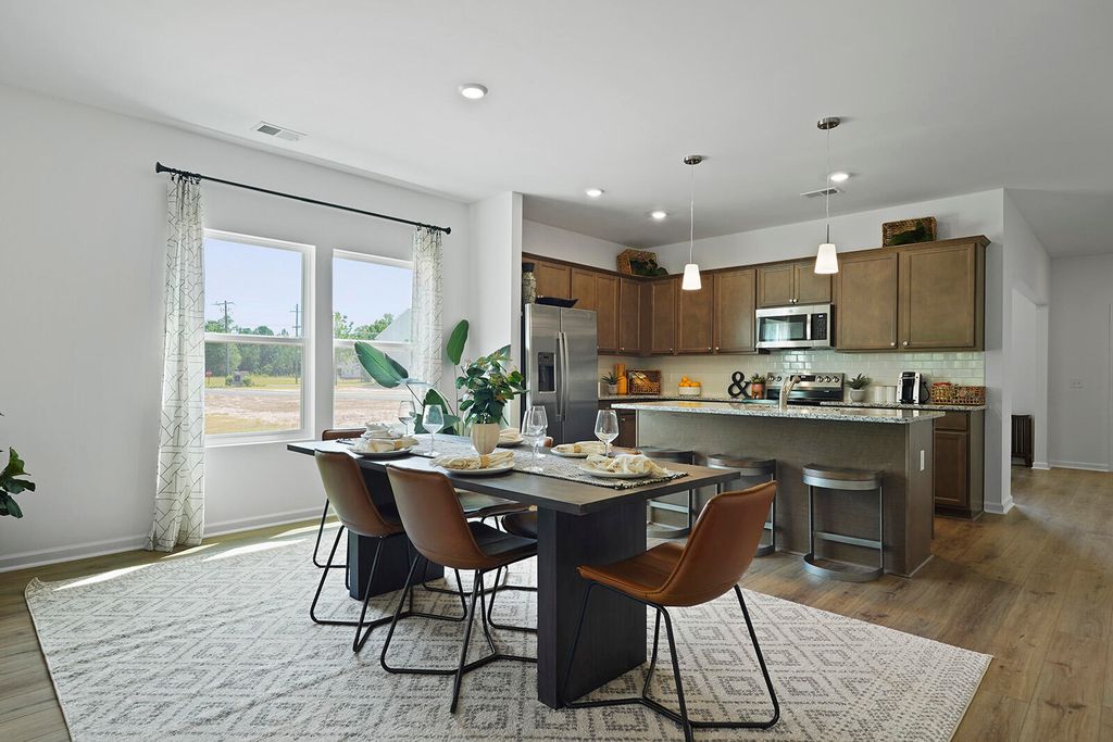 Photo of 83 Par Three Court, Manning, SC 29102 (MLS # 25033228)