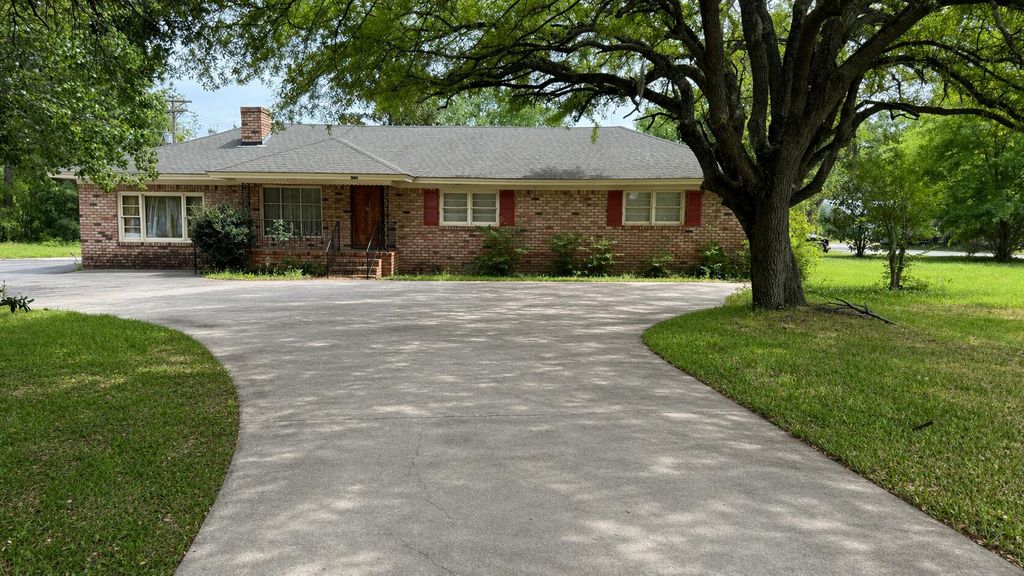 Photo of 3182 Old Highway 52, Moncks Corner, SC 29461 (MLS # 26011246)