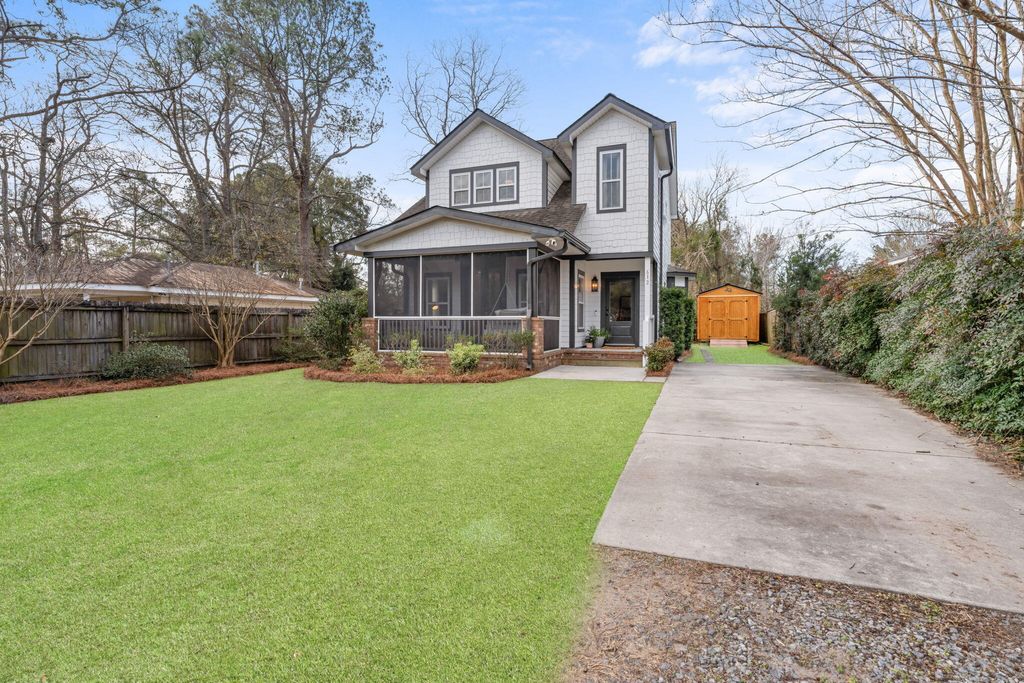 Photo of 612 W 3rd N Street, Summerville, SC 29483 (MLS # 26005279)