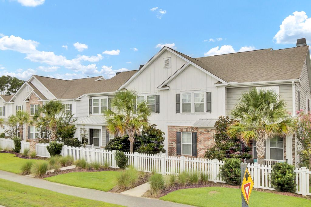 Photo of 2672 Park W Boulevard, Mount Pleasant, SC 29466 (MLS # 26003459)