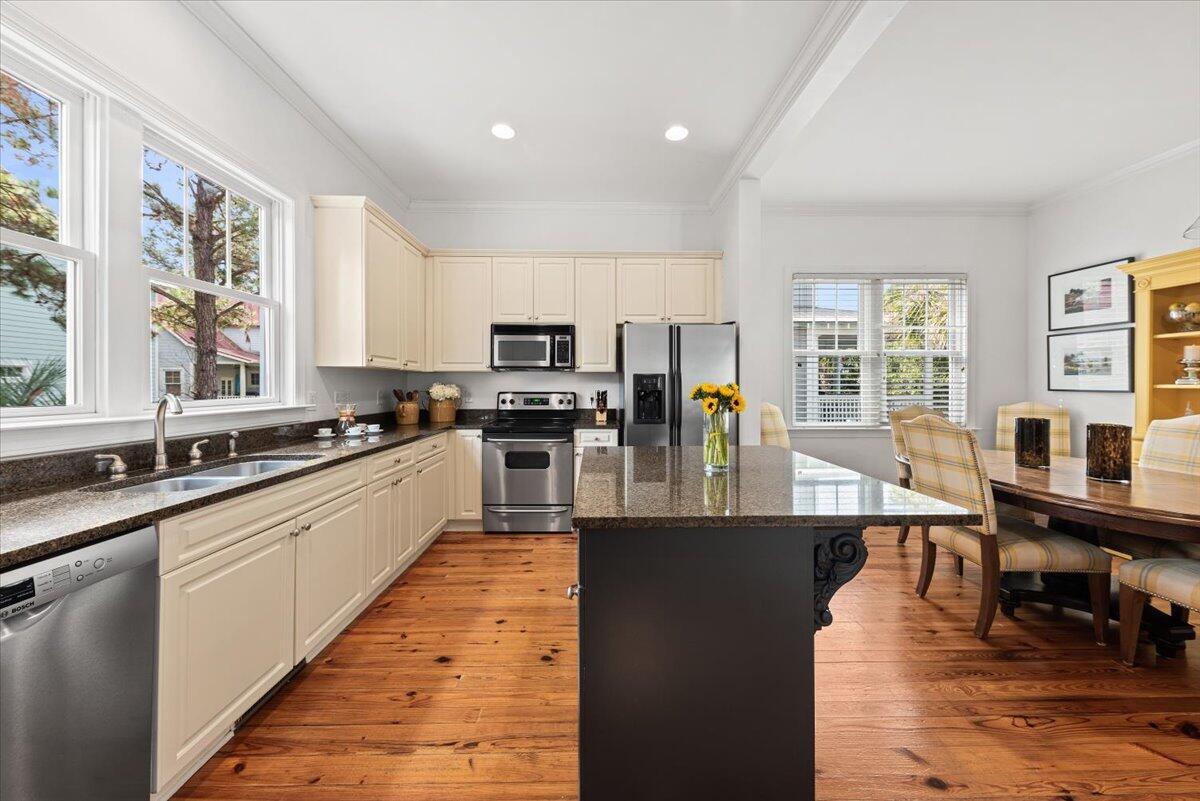 4021 Bridle Trail Drive