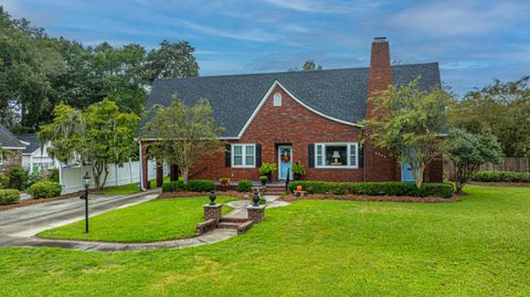 A home in North Charleston