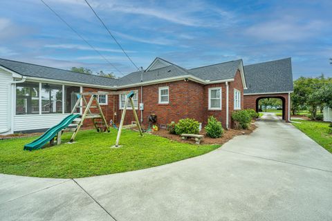 A home in North Charleston